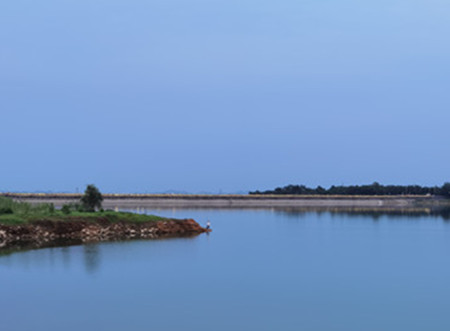 AI視頻聯(lián)網報警系統(tǒng)提示：湖景雖美，但請遠離堤岸|峨眉山|峨秀湖