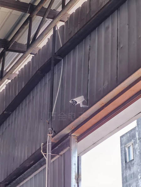 成都高溫紅色預(yù)警，倉庫監(jiān)控?cái)z像頭安裝安防工程