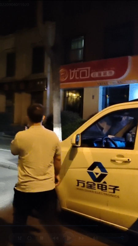 在成都疫情“靜默期”內(nèi)，成都萬(wàn)全電子監(jiān)控中心、巡邏部門、工程部門一直保持全天在崗服務(wù)